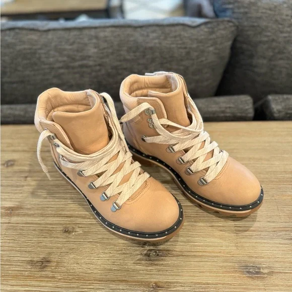 Sorel Tan Lace Up Boots - Picture 2 of 6